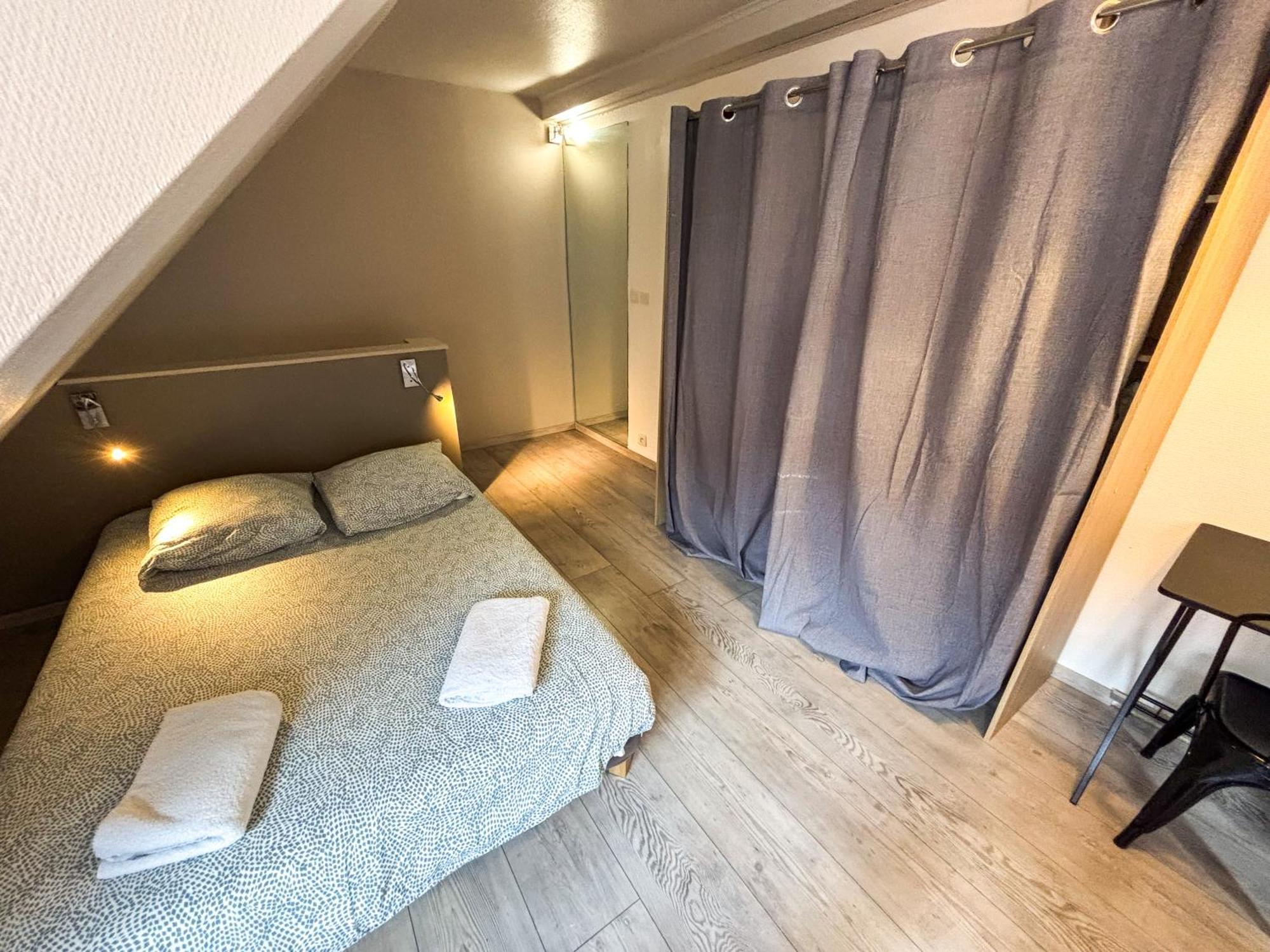 Le Pavillon Des Remparts - Commerces A Proximite - Centre-Ville - Appartement Cosy Оберне Екстер'єр фото